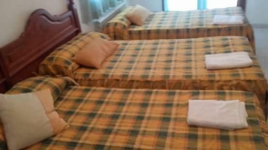 Hostal Restaurante San Millan オリウェラ・デル・トレメダル エクステリア 写真